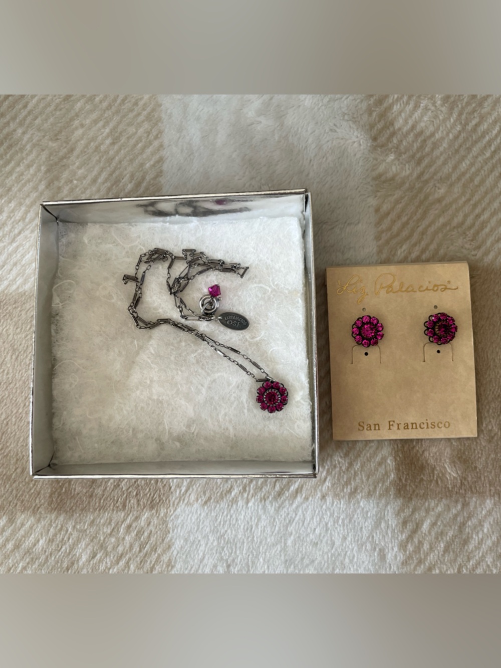 NWT Vintage Liz Palacios Set of Dark Pink Floral Necklace with Matching Studs